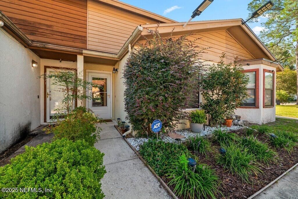 Property Photo:  4473 Melissa Court W  FL 32210 