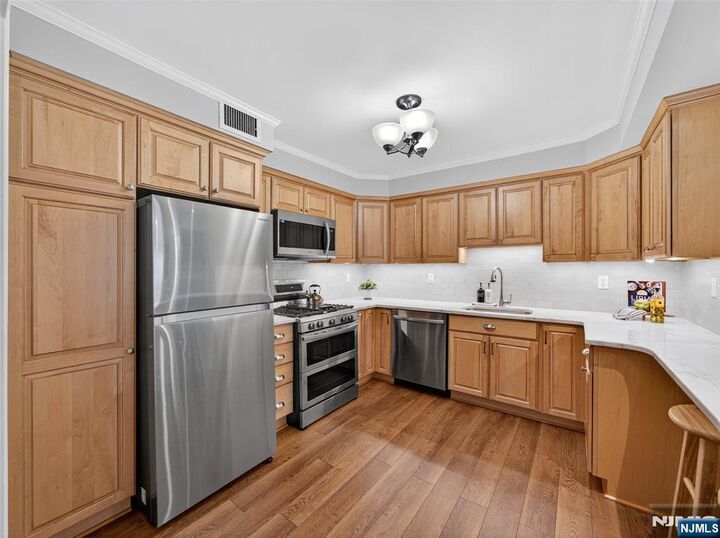 Property Photo: 92 Hopkins Court NJ 07430