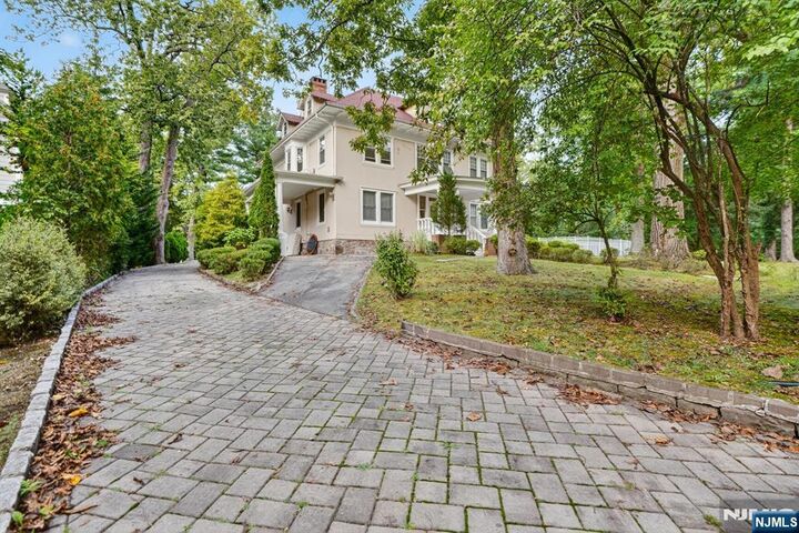 Property Photo:  285 Maple Street  NJ 07631 