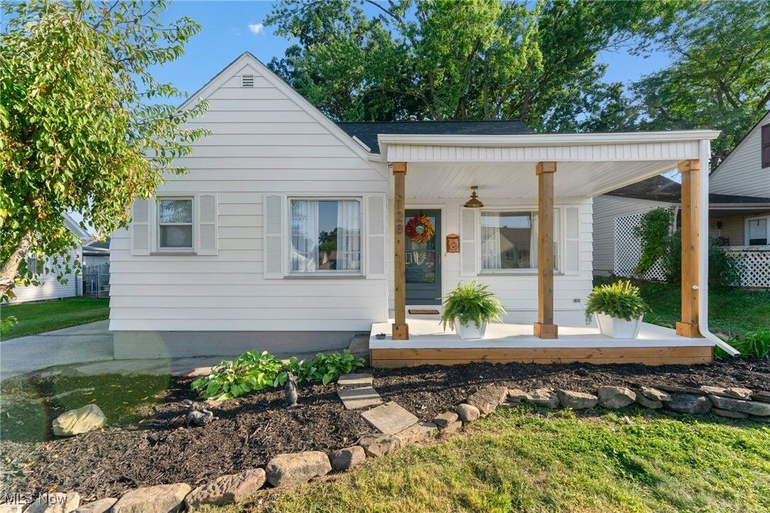 Property Photo:  128 Renee Drive  OH 44471 