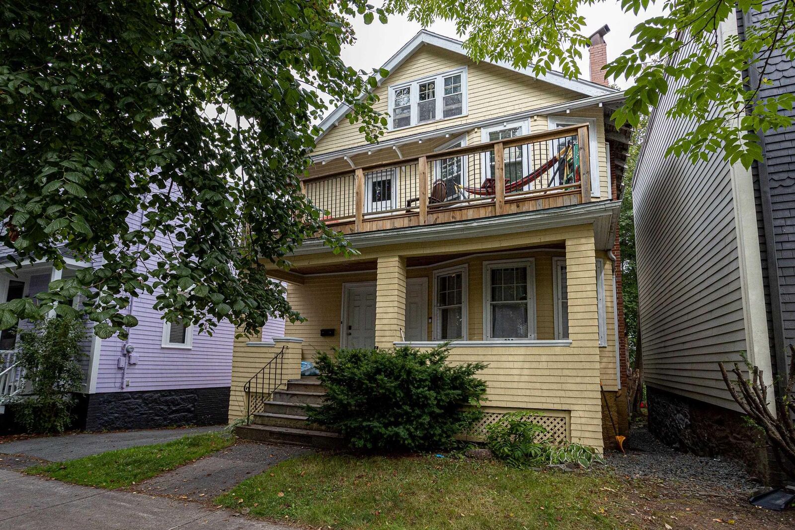 Property Photo: 1577-1579 Vernon Street NS B3H 3M8