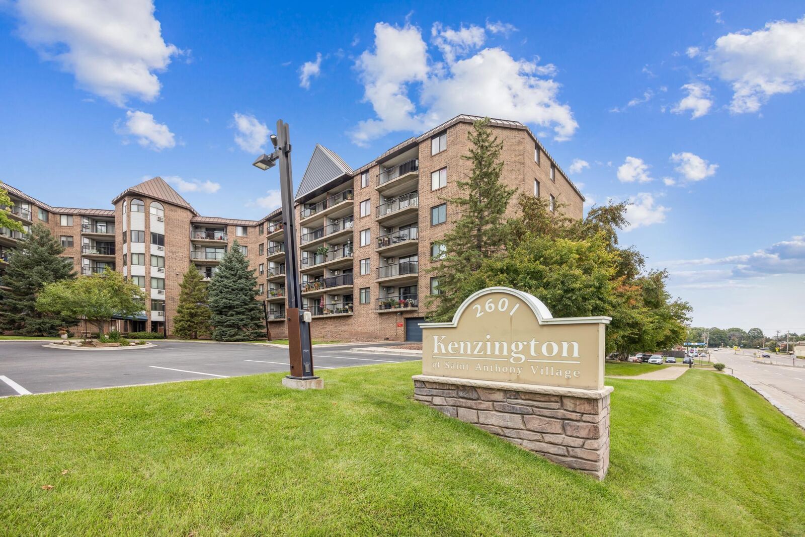 Property Photo:  2601 Kenzie Terrace 324  MN 55418 