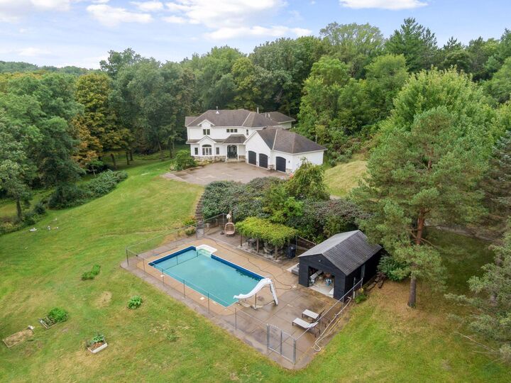 Property Photo: 7065 Woodland Trail MN 55373