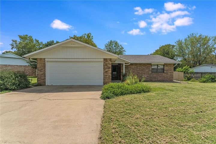 303 Indian Trail  Springdale AR 72764 photo