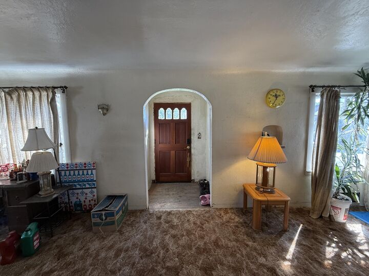 Property Photo: 1740 Riverside Drive OR 97601