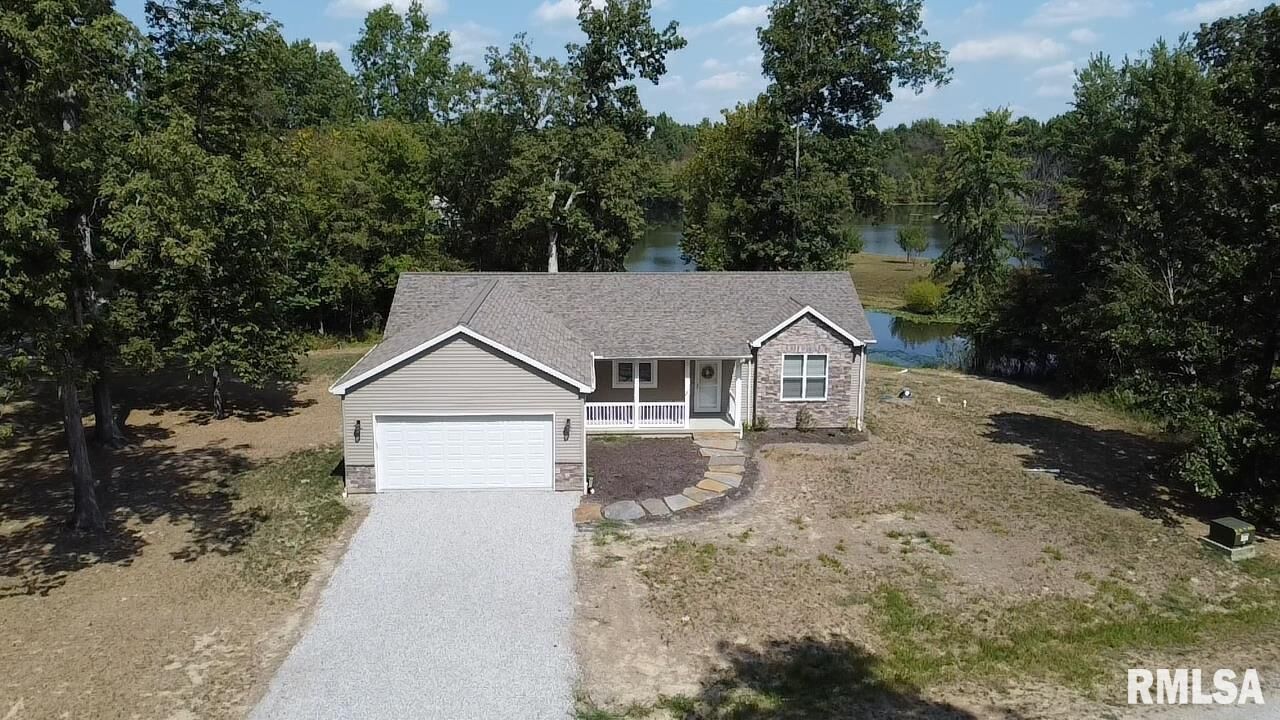 Property Photo: 18562 E Hill Street IL 62864