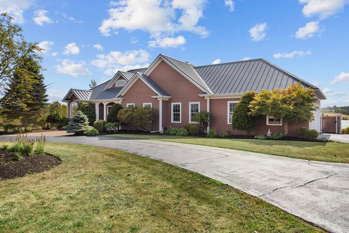 Property Photo:  206 Alexander Drive  PE C0A 1H0 