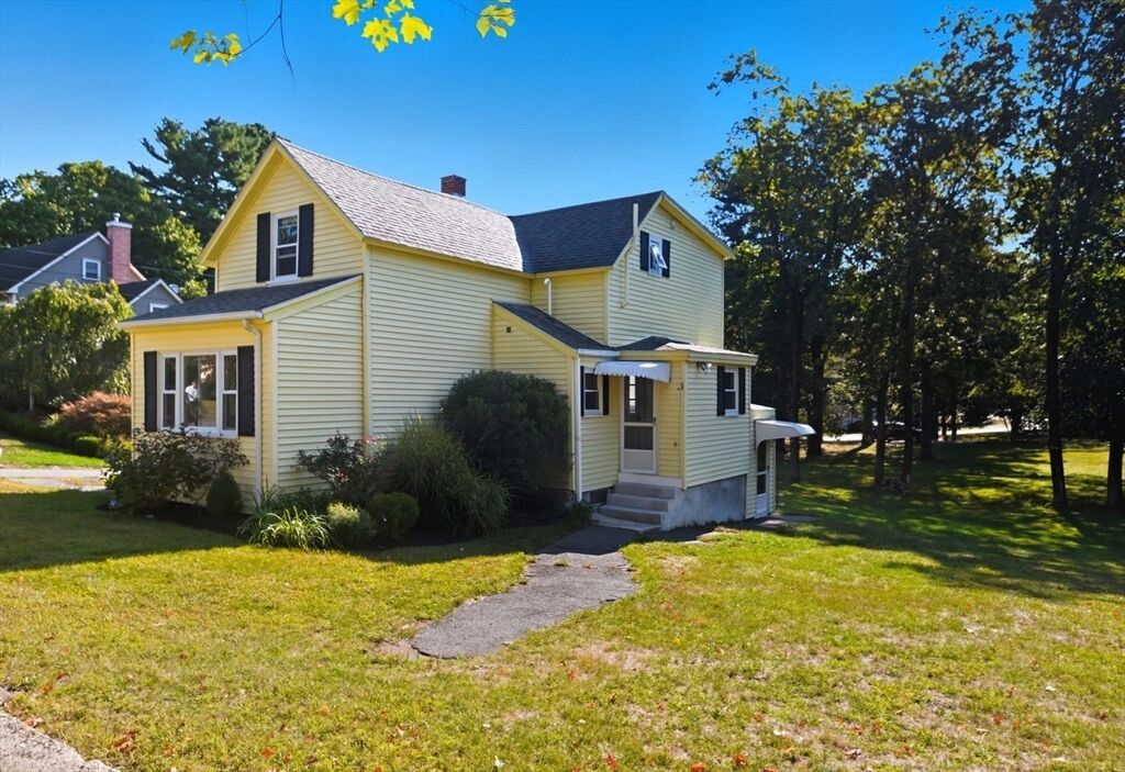 Property Photo:  32 Park Ave  MA 01949 