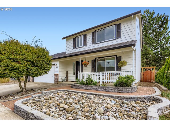 Property Photo: 280 NW Country Ct OR 97128