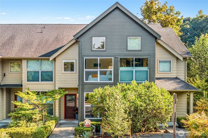 Property Photo: 2811 S Columbian Way WA 98108