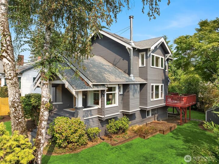 Property Photo:  5210  35th Avenue NE  WA 98105 