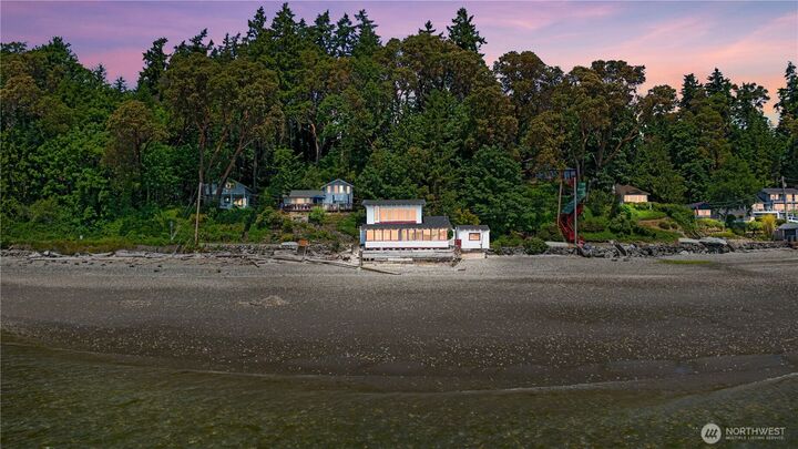 Property Photo:  24186  Vashon Highway SW  WA 98070 