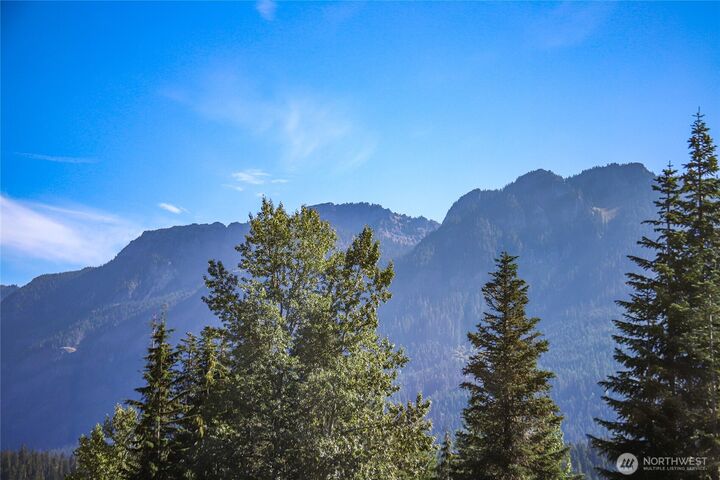 Property Photo:  41  Kitzbuhel Place  WA 98068 