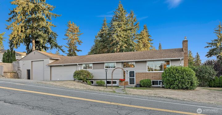 Property Photo:  1807 N 170th Street  WA 98133 