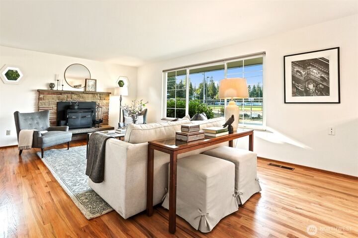 Property Photo: 1807 N 170th Street WA 98133