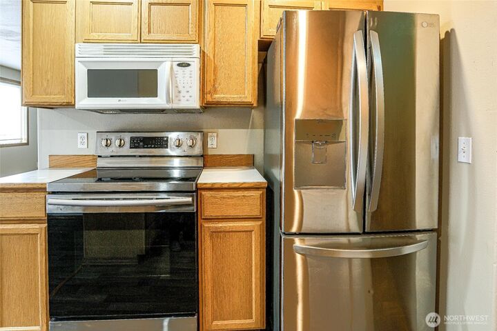 Property Photo:  1404  102nd Street E  WA 98445 