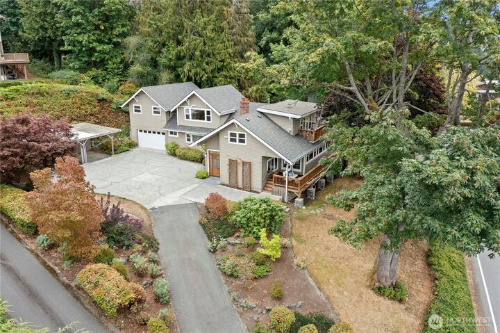 Property Photo: 12506 Holmes Point Drive NE WA 98034
