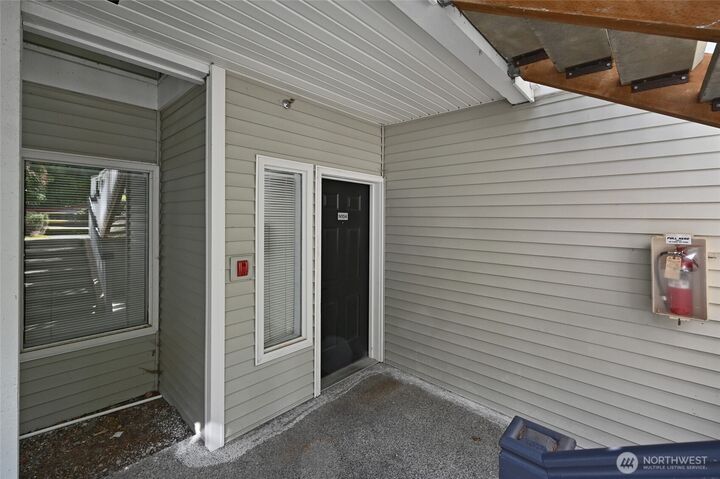 Property Photo:  17204  123rd Place NE N104  WA 98011 