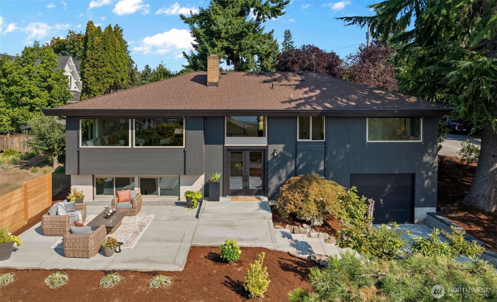 Property Photo:  3204  Park Avenue N  WA 98056 