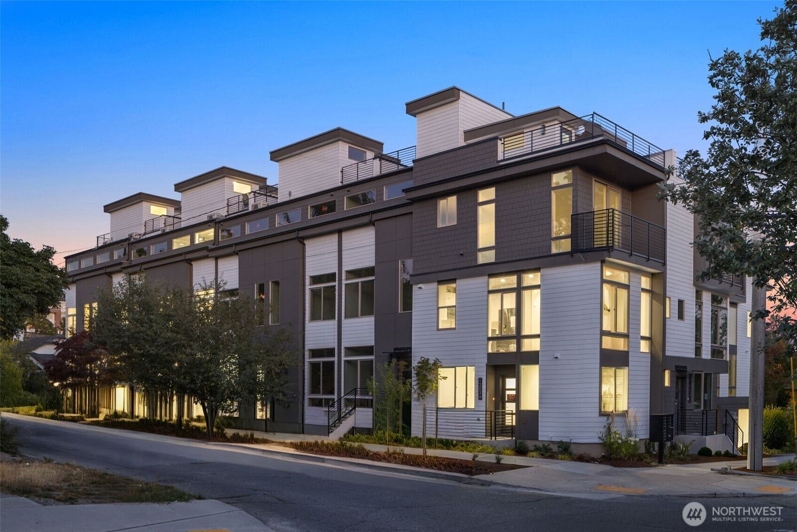 Property Photo: 1203 B N Allen Place WA 98103