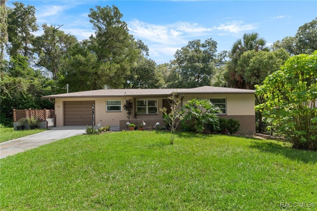 Property Photo:  3415 S Apopka Avenue  FL 34452 