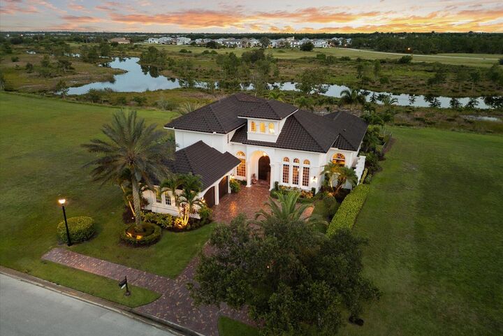 Property Photo:  130 SE Tramonto Street  FL 34984 