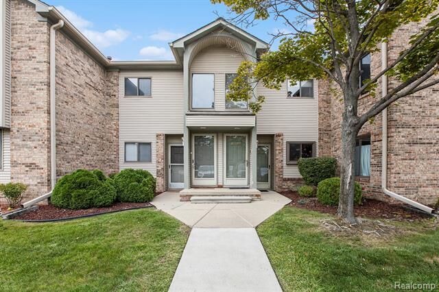 Property Photo: 42540 Lilley Pointe Drive MI 48187