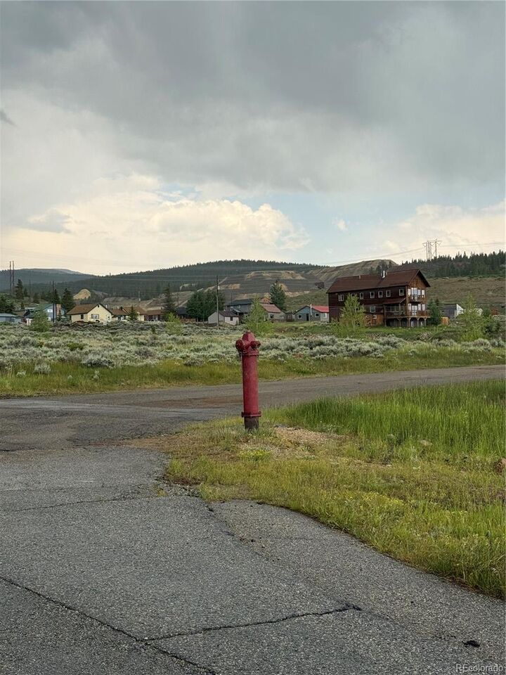 Property Photo:  621 E 8th Street  CO 80461 