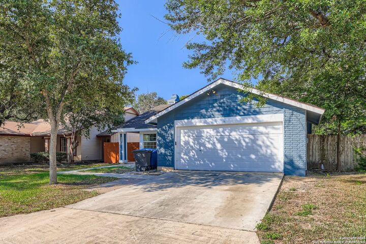 Property Photo:  16543 Twin Fox  TX 78247 