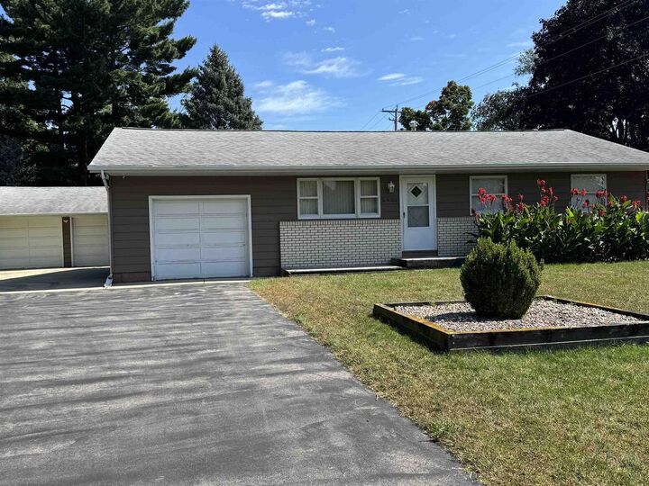 Property Photo:  2425 Skyline Drive  WI 53511 