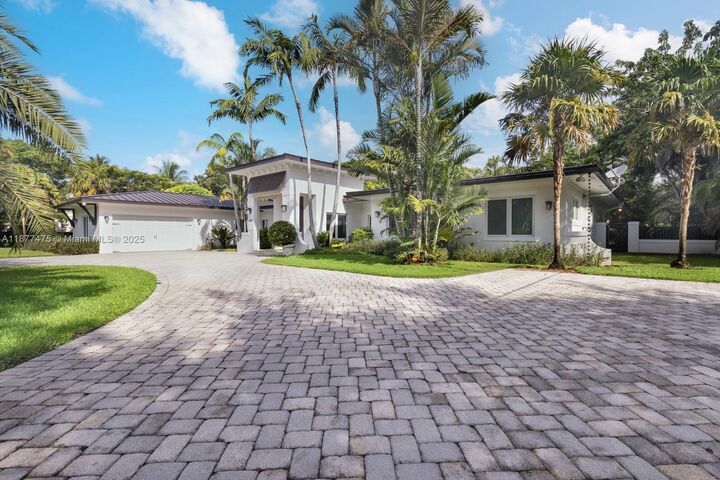 6195 SW 133rd St  Pinecrest FL 33156 photo