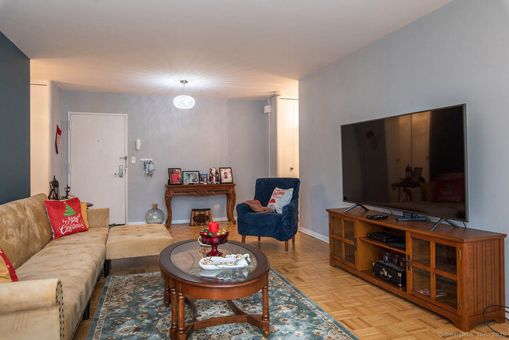Property Photo: 31 Woodland Street 4G CT 06111