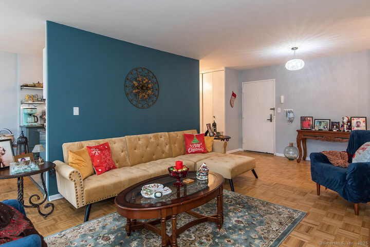 Property Photo: 31 Woodland Street 4G CT 06105