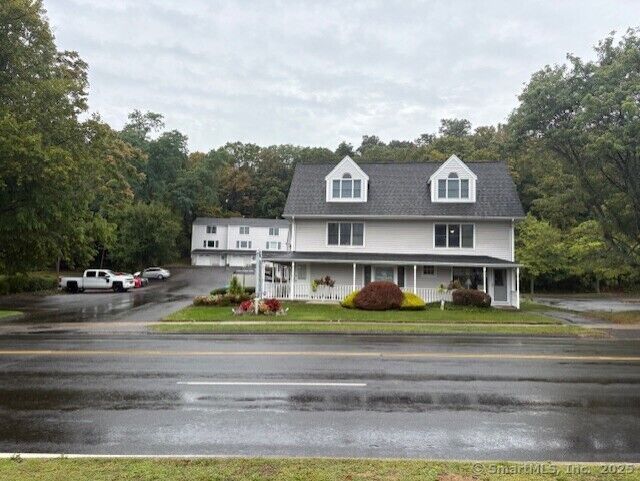 Property Photo:  2508 Whitney Avenue 1  CT 06518 