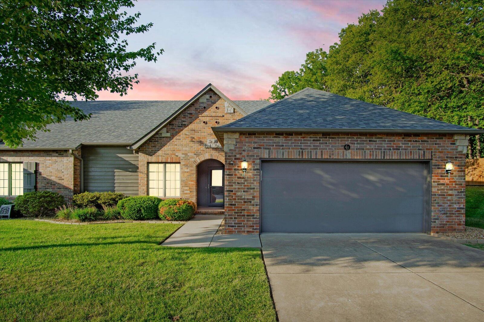 Property Photo: 1750 W Bennett Street MO 65807