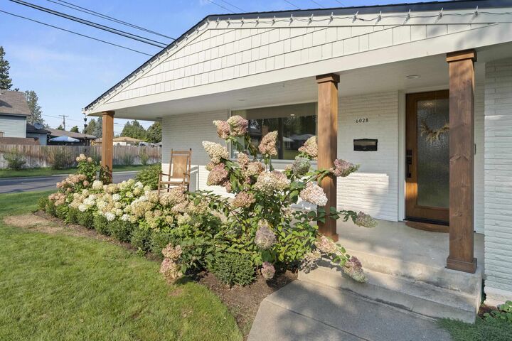 Property Photo:  6028 N Washington Ave  WA 99205 