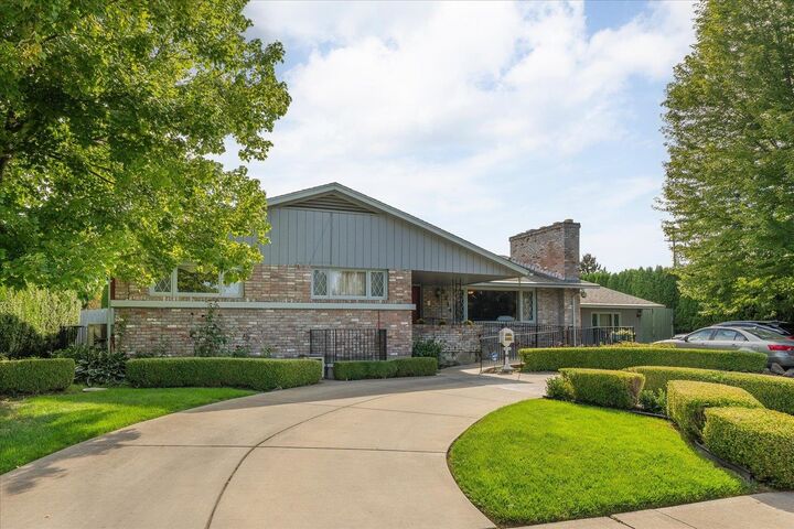 Property Photo: 2214 E 36th Ave WA 99203