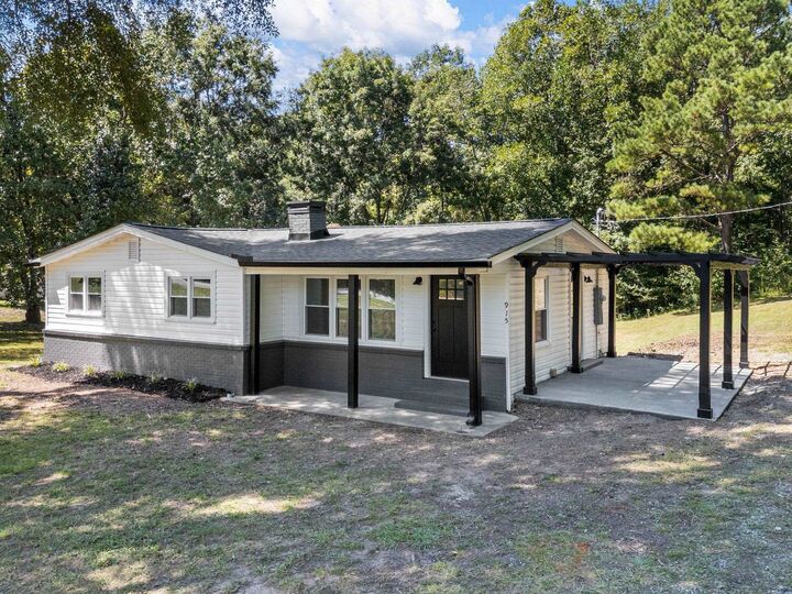 915 Old Melvin Hill Road  Campobello SC 29322 photo