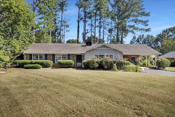 704 Meadowbrook Drive  Spartanburg SC 29307 photo