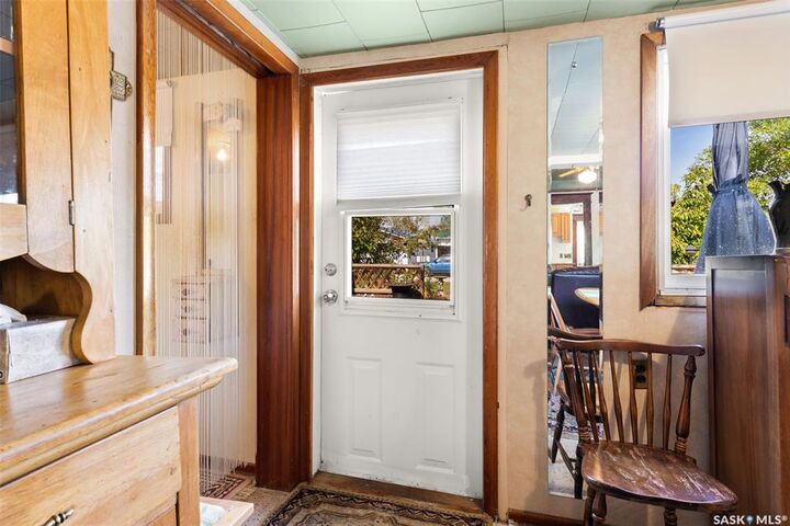 Property Photo:  105 6th Street  SK S0G 4R0 