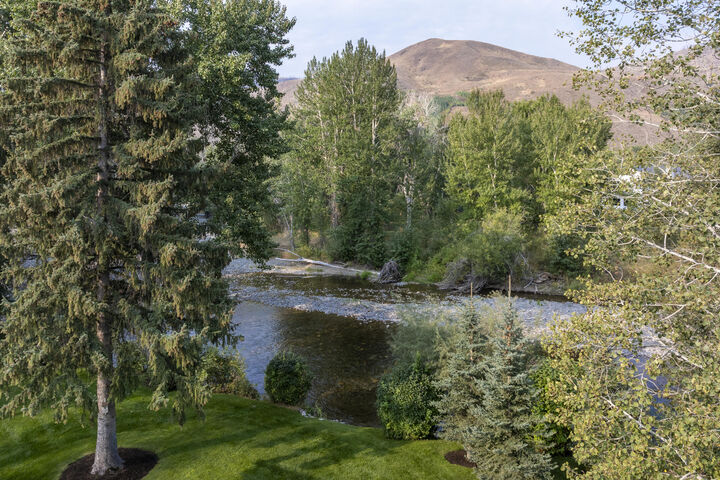 Property Photo:  114 Abby Rd  ID 83333 