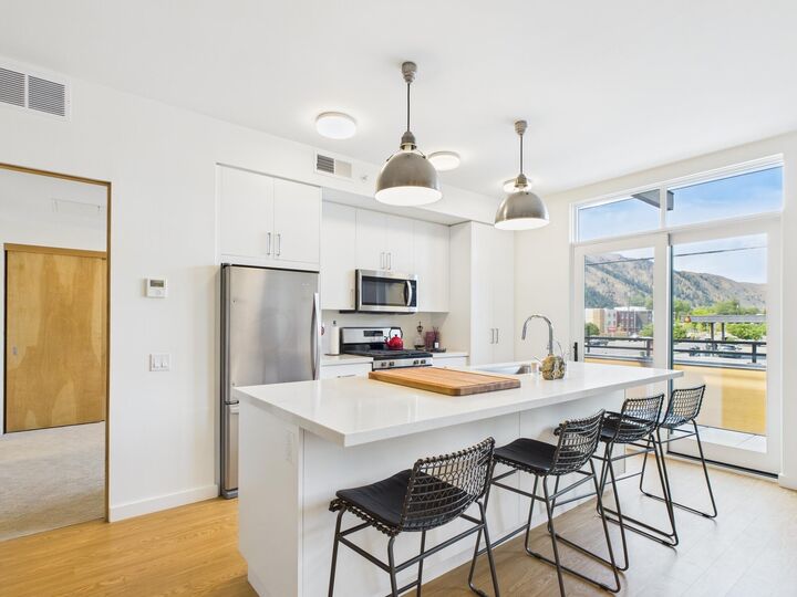 Property Photo: 516 N Main St 6 ID 83333
