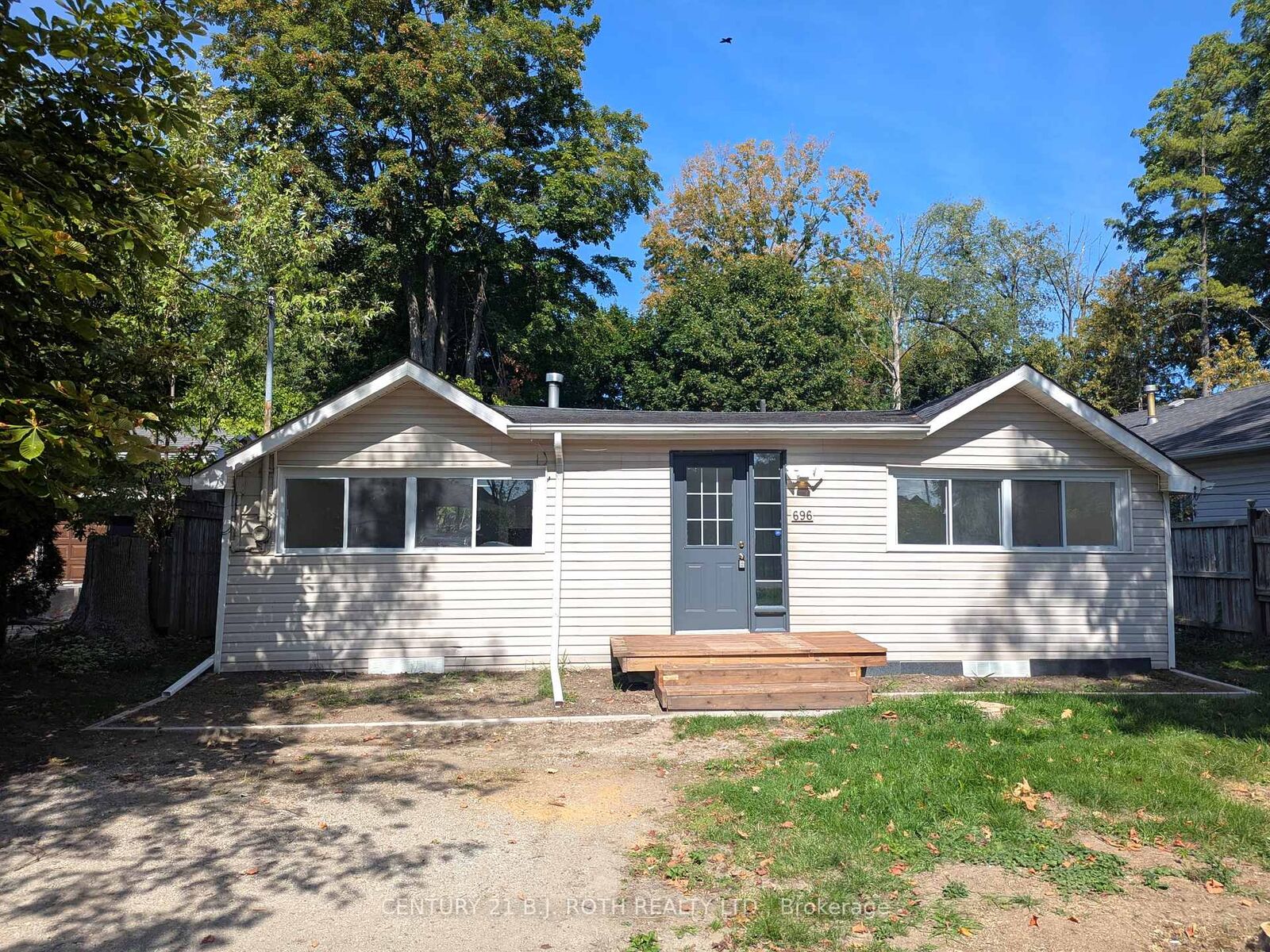 Property Photo: 696 Hastings Avenue ON L9S 1Z3