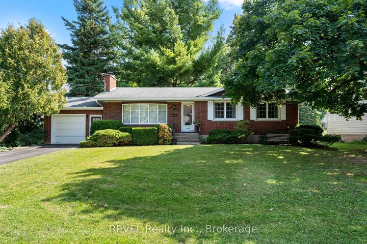 Photo de la propriété:  5548 Hodgson Avenue  ON L2H 1N4 