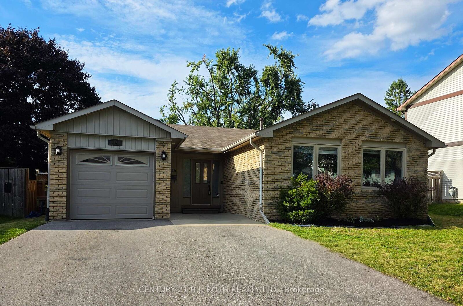 Property Photo:  16 Gloria Street  ON L4N 4L9 