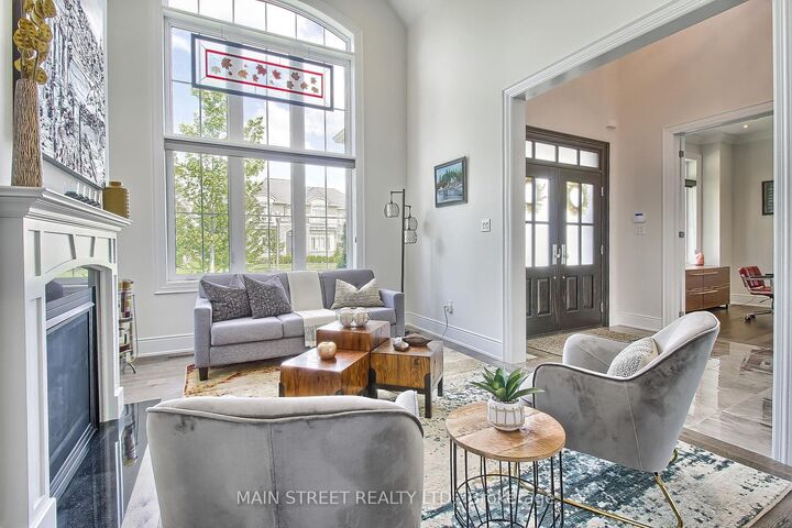 Property Photo:  18 Country Club Crescent  ON L9P 0B8