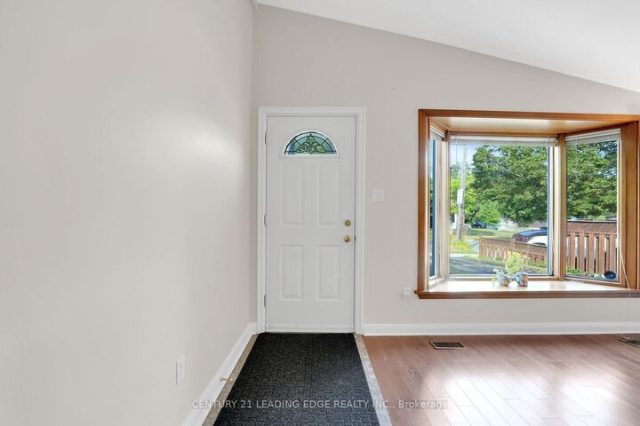 Property Photo:  36 Benshire Drive  ON M1H 1M3 