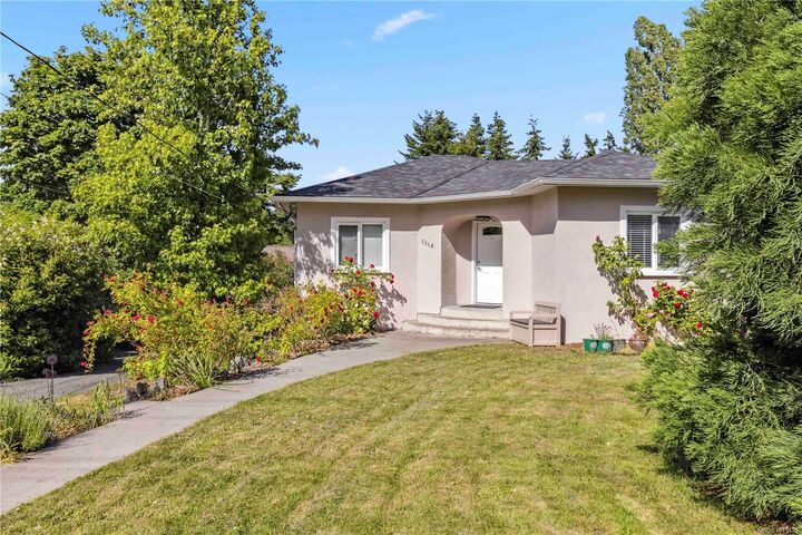 1112 Craigflower Rd  Esquimalt BC V9A 2Y1 photo