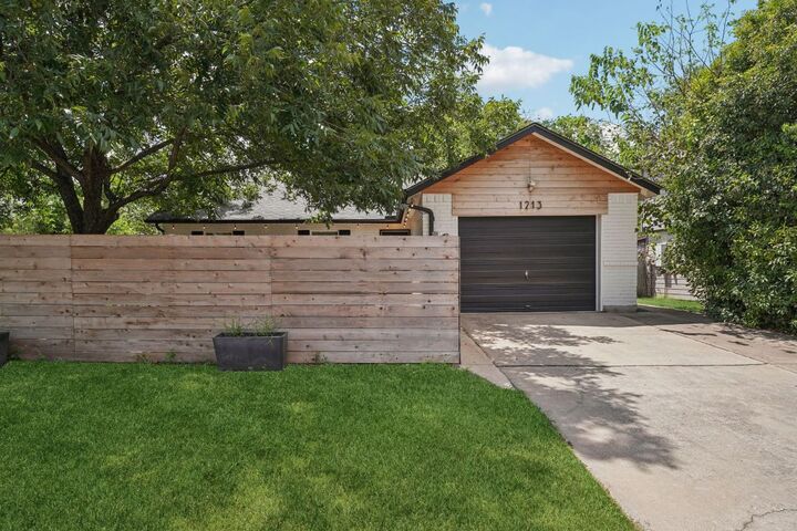 Property Photo:  1213 S Trace Drive  TX 78745 