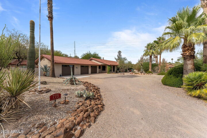 Property Photo:  775 W Santa Fe Drive  AZ 85390 